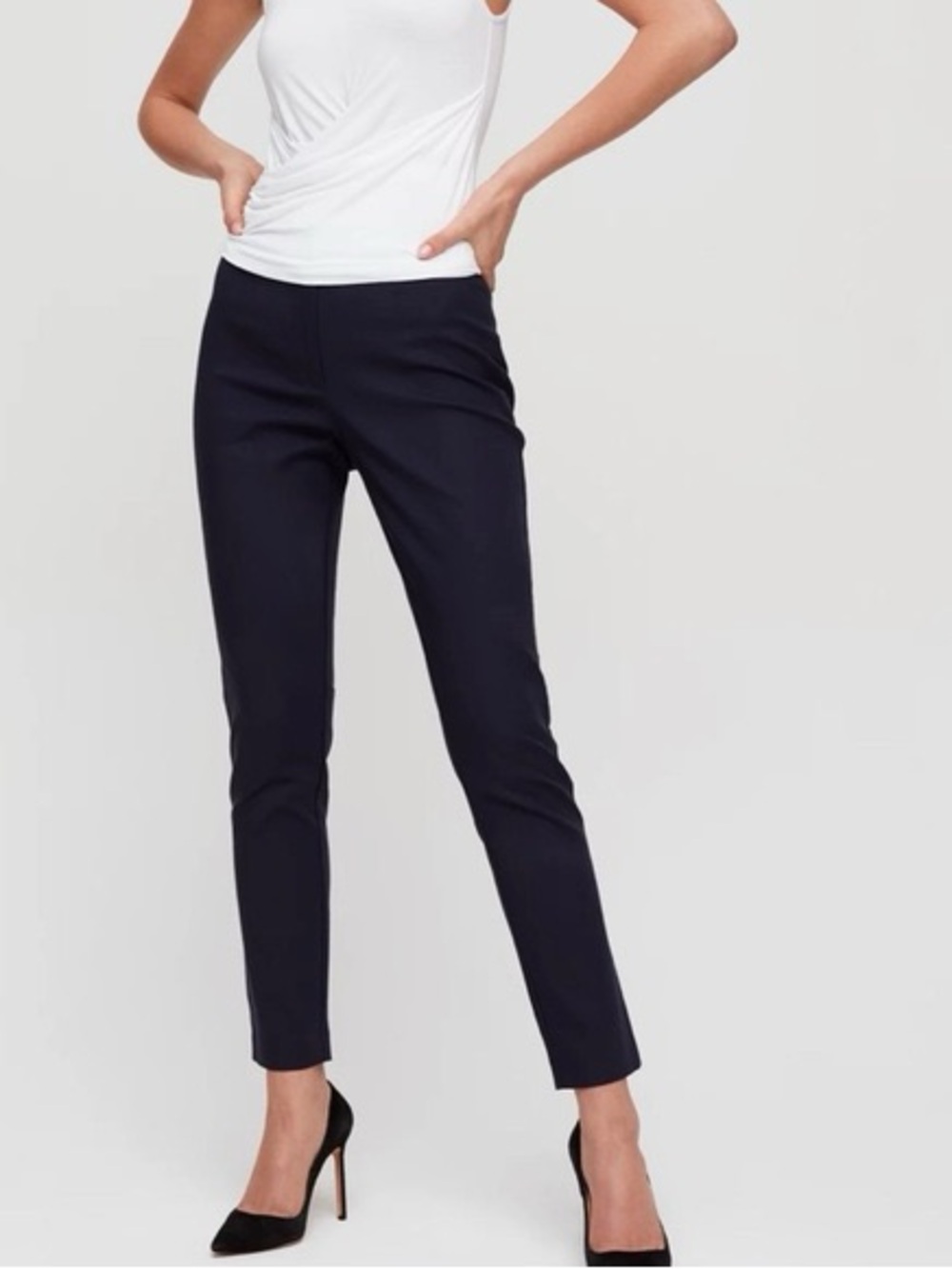 Babaton lucero Women's Slim Ankle Pants - black NWT